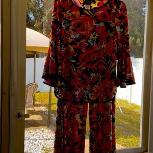Ladies Pants Set. Brand New.